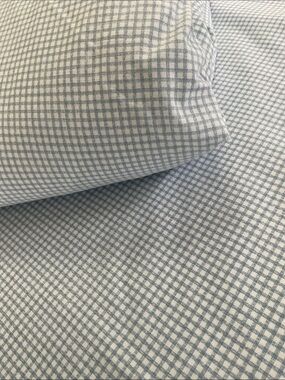 Springs king top flat and bottom fitted sheets.